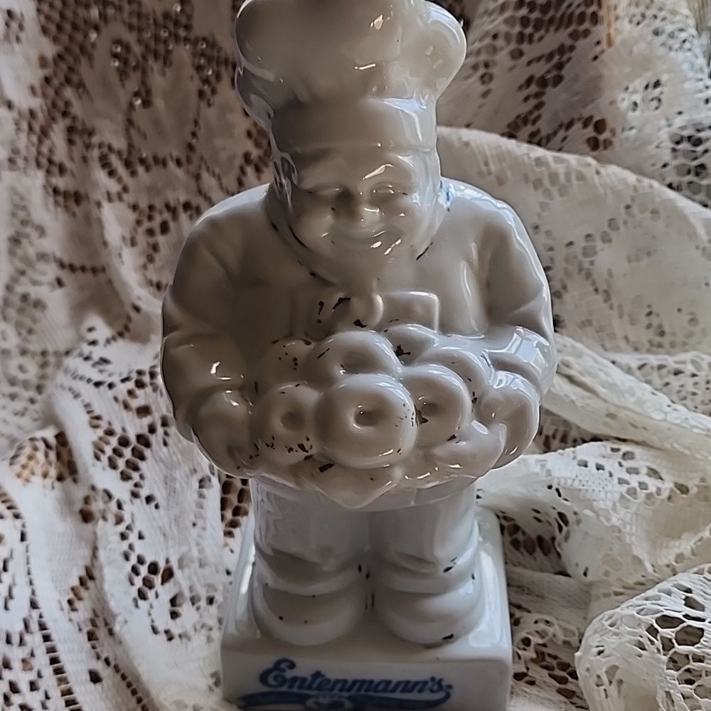 Vintage Chippy Paint Entemann's Doughnut Chef Bank No Stopper